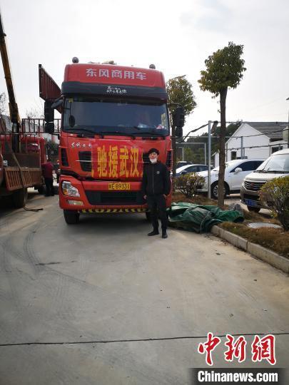 往返武汉'生命干线'上的货车司机：不悔