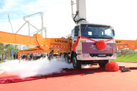 雷萨底盘泵车新品叠出