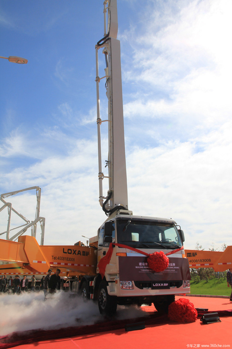 福田雷萨首款国Ⅳ标准自主品牌泵车上市图片列表