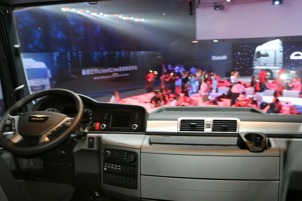 ʨ������&nbsp;ȫ������/MAN&nbsp;TGϵ�м����׷�