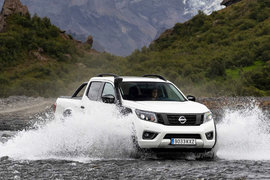 超强越野能力 上山下水无所不能 日产推出新款纳瓦拉AT32