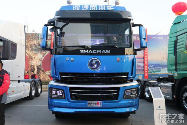 陕汽轩德·翼3牵引车,重磅亮相实力不俗