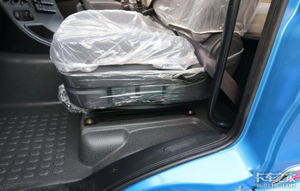 陕汽轩德·翼3牵引车,重磅亮相实力不俗