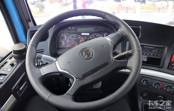 陕汽轩德·翼3牵引车,重磅亮相实力不俗