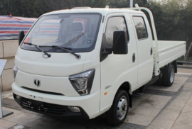 拉1.5吨货跑城配不限行,飞碟缔途汽油轿卡配置够实惠