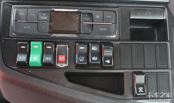 重卡車(chē)內(nèi)翹板開(kāi)關(guān)為啥那么多？缺一不可