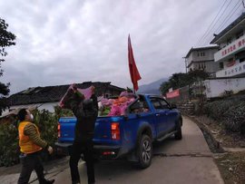 自费捐献蔬菜送物资 江淮皮卡车友爱心行丨共同战“疫”为爱出发