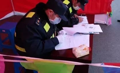 ��Ӣ���¾�&nbsp;����ս��һ�ߵĽ�ͨ���ռ�