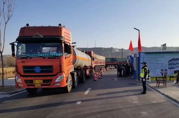 ��Ӣ���¾�&nbsp;����ս��һ�ߵĽ�ͨ���ռ�