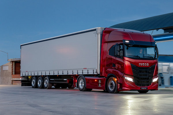 hi-way诞生后很快便登陆中国,不过中国进口车市场几乎都被沃尔沃