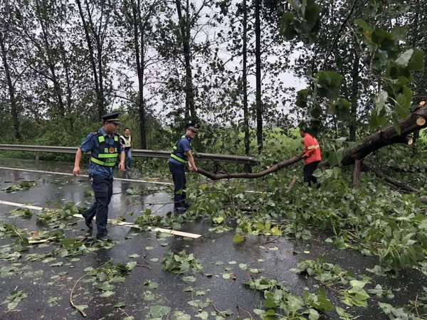 �����ࡰ�����ߡ�����ͨ�ˣ��٣�������