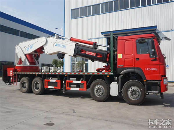 你认识助力火神山施工的“随扬帝”吗？130吨级重型随车吊，超给力！