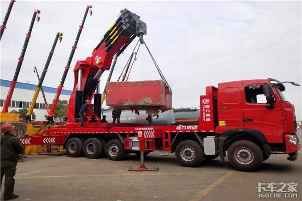 你认识助力火神山施工的“随扬帝”吗？130吨级重型随车吊，超给力！