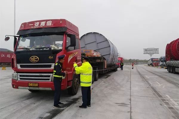 河南：打通82个临时关闭高速公路收费站