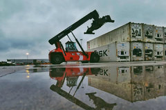 ��ؼ�װ�������� �ۺ���ҵ����Ӧ�ԣ�