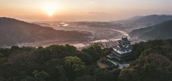 卡车上的环球旅行:从澳大利亚到俄罗斯
