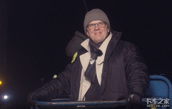 ���ع�&nbsp;�ֶ��ֿ���ȷ������4���³���