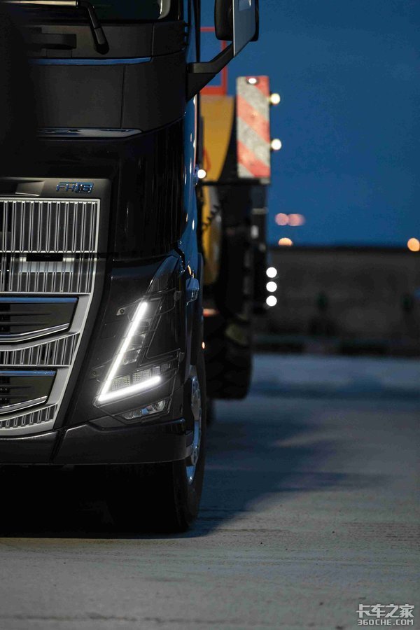 更加年轻的外观和更安全的配置 16L发动机澎湃动力 沃尔沃全新FH16