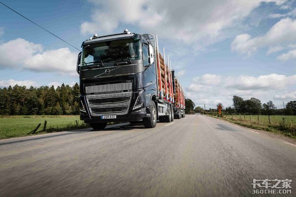 更加年轻的外观和更安全的配置 16L发动机澎湃动力 沃尔沃全新FH16