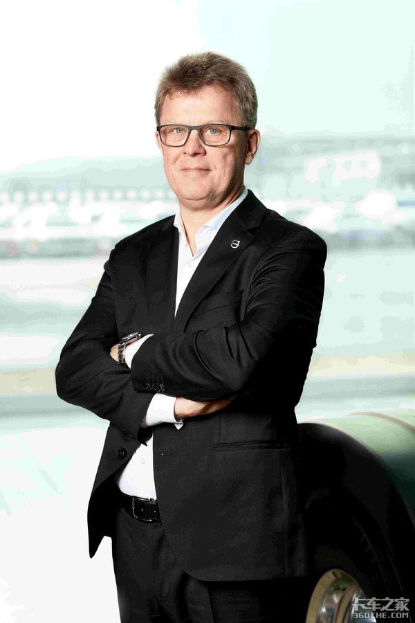 更加年轻的外观和更安全的配置 16L发动机澎湃动力 沃尔沃全新FH16