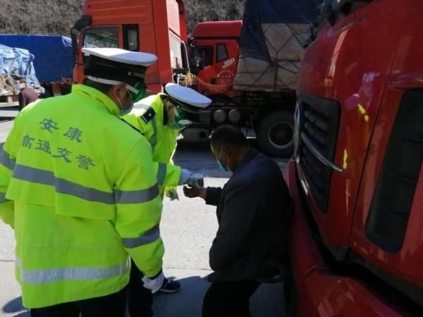 ����˾��ͻ������Ѫ���������ٽ�����Ԯ