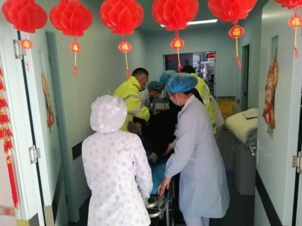 ����˾��ͻ������Ѫ���������ٽ�����Ԯ