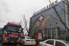 卡车人：开着心爱的大卡车，今天我就是C位出道的靓仔