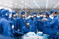 央视点名表扬 五菱76小时造170w只口罩