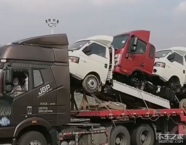 疫情中的卡车司机都在干什么?看完泪奔