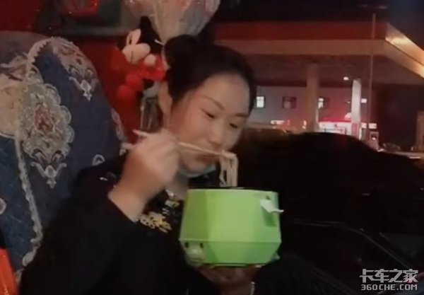 疫情中的卡车司机都在干什么?看完泪奔