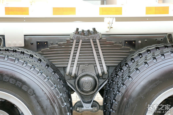 重汽豪沃T5G搅拌车:国六排放，内外兼修