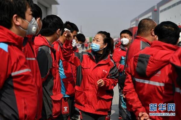 向她们致敬 走进货运女司机的卡车生活