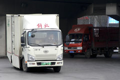 祸不单行，前路未知，轻卡内心几乎是崩溃的