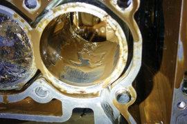 卡车小百科(19):体积小、效率高、还不怕脏 机油散热器,优秀!