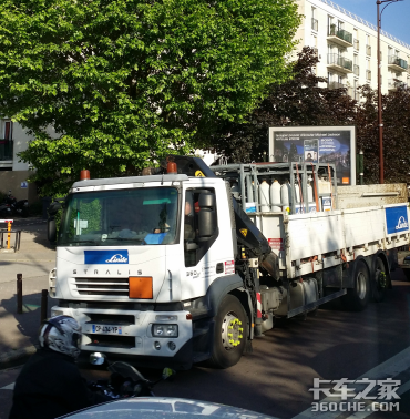 手绘欧洲商用车:在巴黎 见到梦想卡车