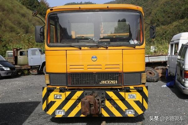 超級少見！黃河牌的JN3261公鐵兩用卡車