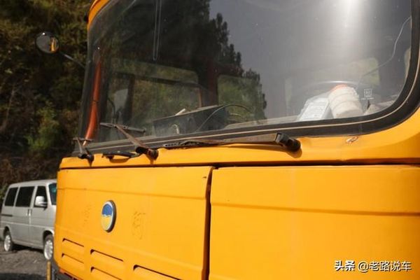 超級少見！黃河牌的JN3261公鐵兩用卡車