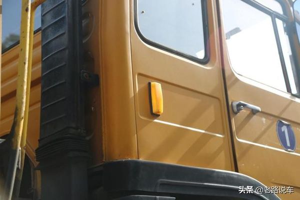 超級少見！黃河牌的JN3261公鐵兩用卡車