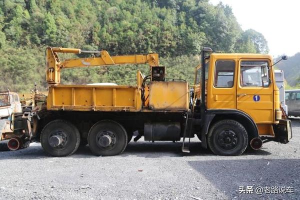 超級少見！黃河牌的JN3261公鐵兩用卡車