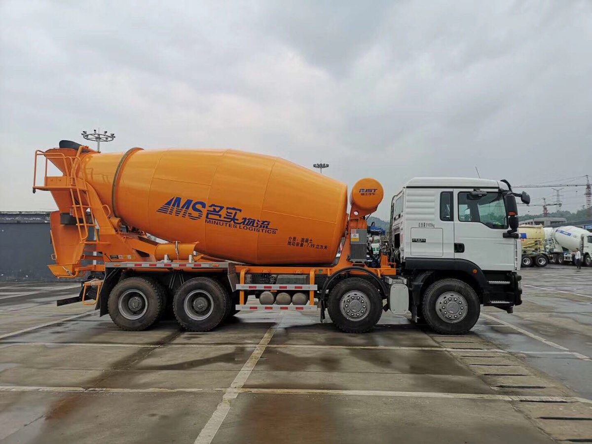 汕德卡搅拌车满足舒适性轻量化加持图片列表