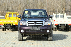 实用与时尚兼顾 价格不贵颜值不低 实拍中兴威虎越野版