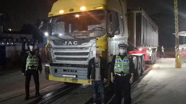 ���رȸߴ�126%����ɽ�鴦��̨'�ٶ���'