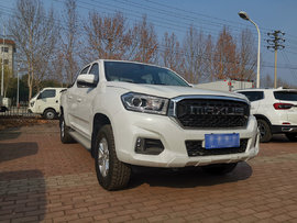 高端内饰配置,1.18方大货厢,上汽大通T70皮卡符合精神小伙气质