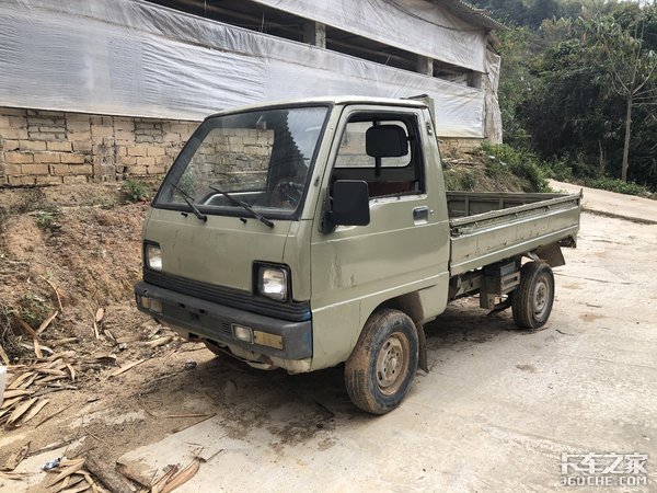 不愧是销量最好的国产车,20多年过去,这台五菱微卡依然能开走