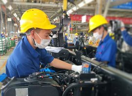 冒雨绕行400多公里……为准时复工的00后有多拼！