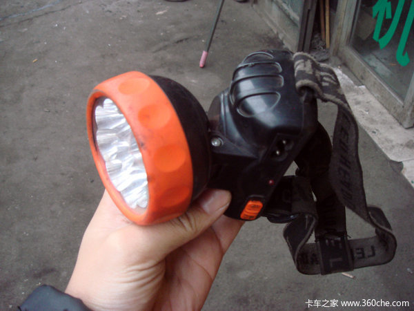 头顶照明工作灯简介