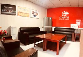 天下没有免费午餐?这家“红岩驿站”给出了它的答案