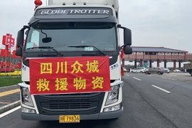 被称为英雄的 应该还有他们 是他们撑起了湖北的生命通道