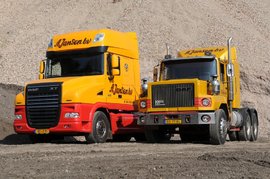 达夫这款9年前的改装长头卡车，和国产车相比仍然可圈可点