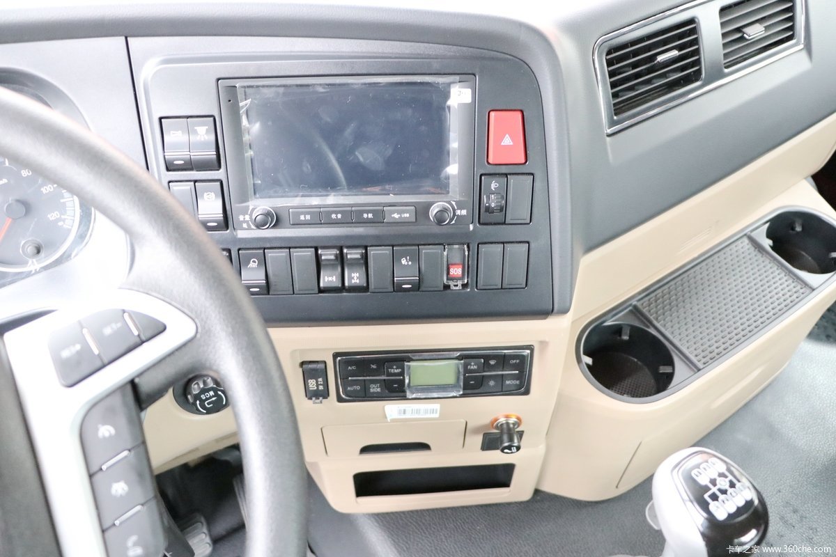 身背1350l气瓶重汽豪瀚n7g牵引车图解图片列表